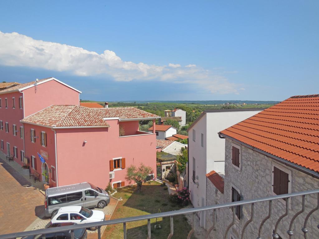 Stone House Apartments Brtonigla Exterior photo